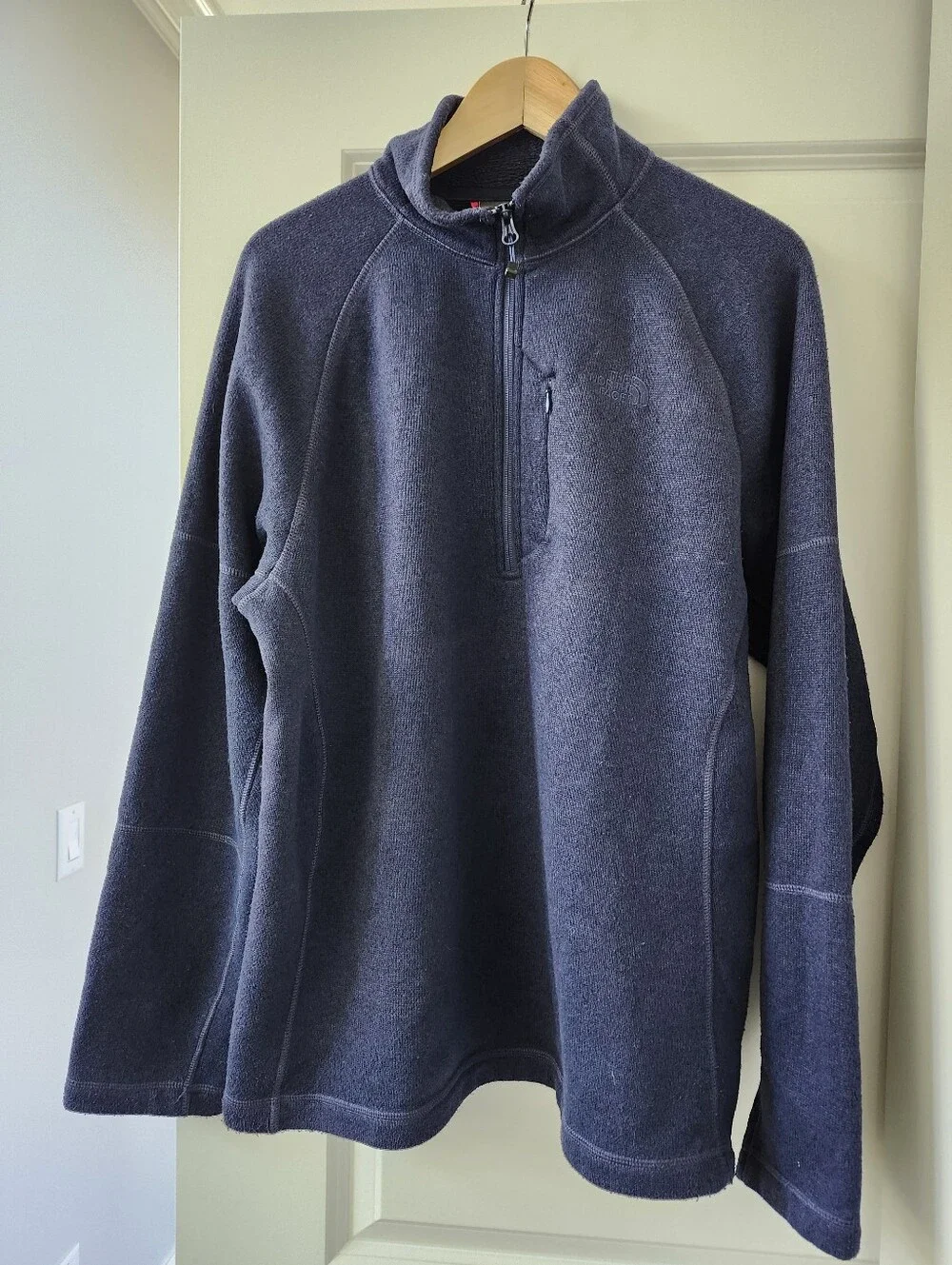 The North Face Men’s Medium Blue Half Zip Sweater Fleece Pullover